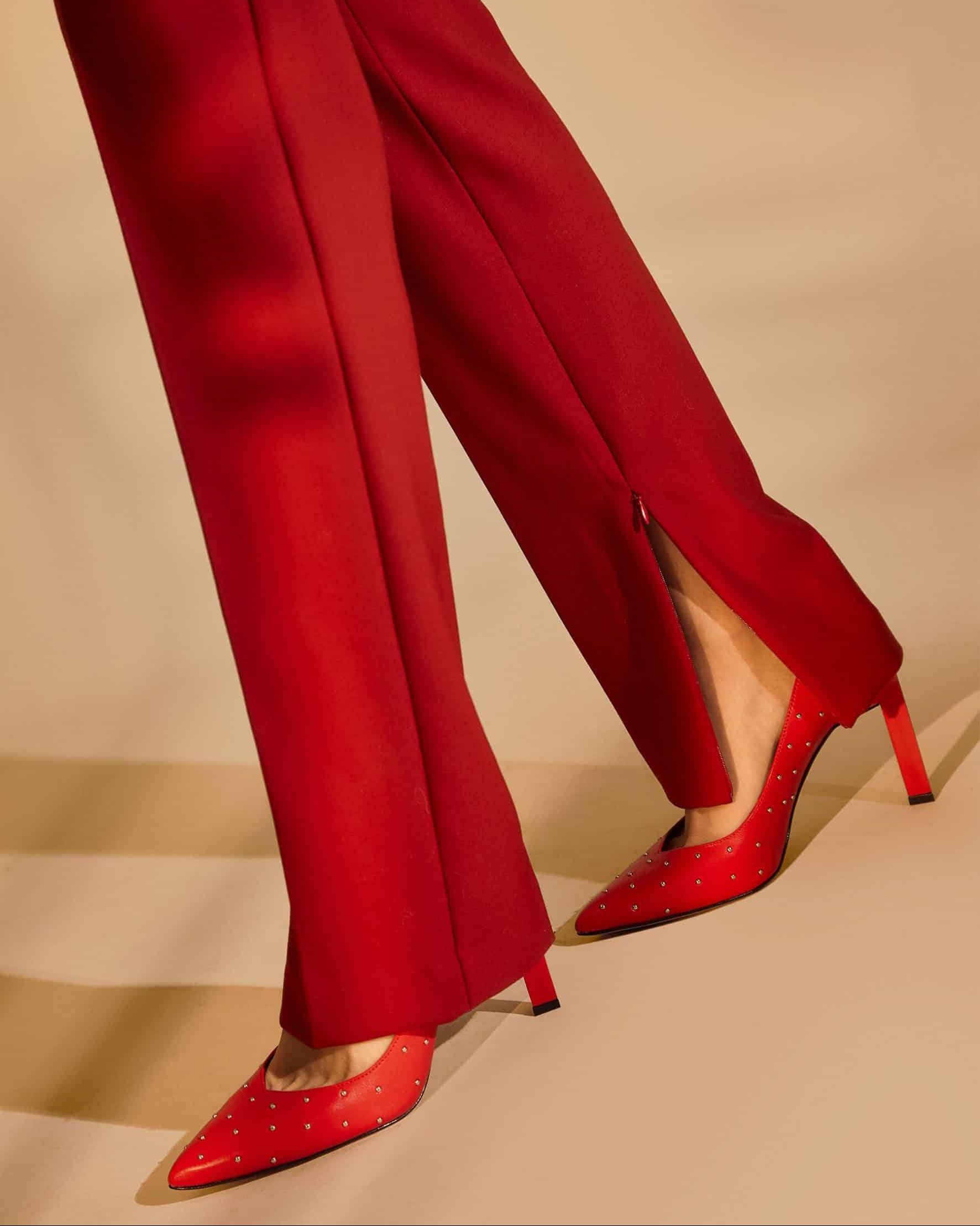 Mangará Brushed Leather Pumps Callisia | High Heels with Metal Studs