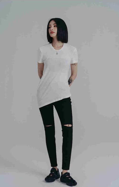 Wallcy Irregular Hem T-Shirt | White