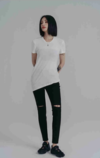 Wallcy Irregular Hem T-Shirt | White