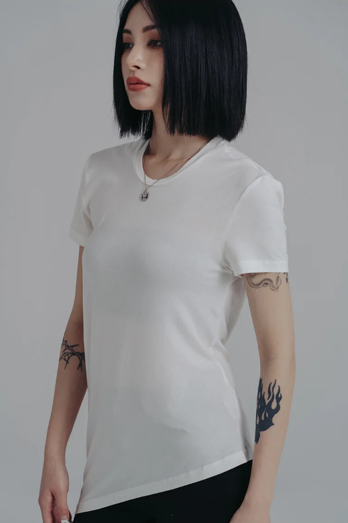 Wallcy Irregular Hem T-Shirt | White