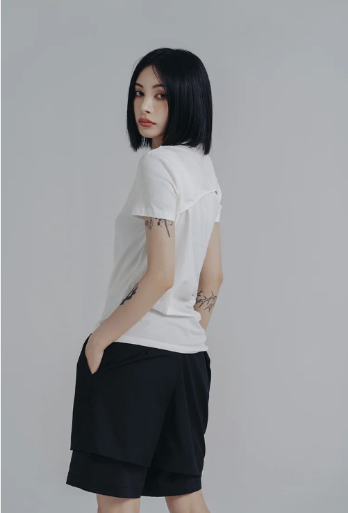 Wallcy Irregular Hem T-Shirt | White