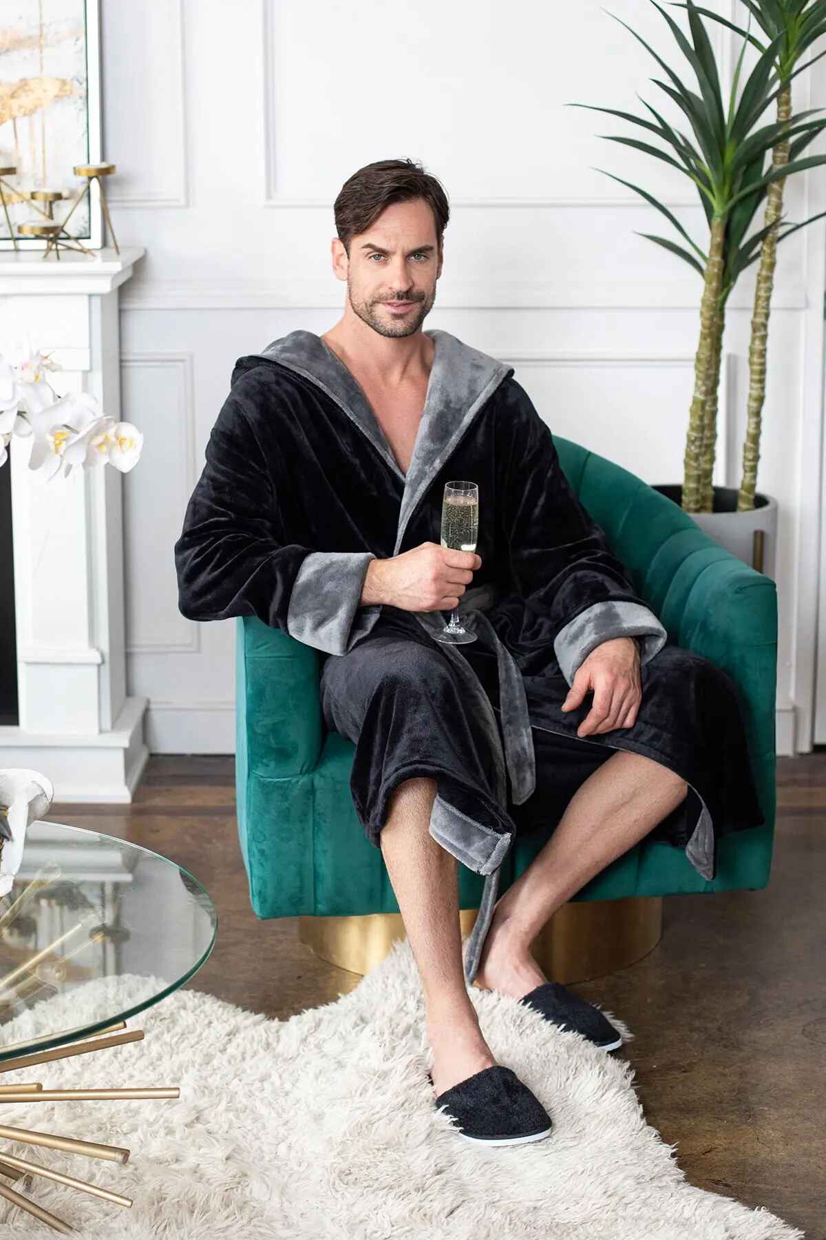 Men’s Robe with Hood Ultra-Soft Plush Comfort for Everyday Use