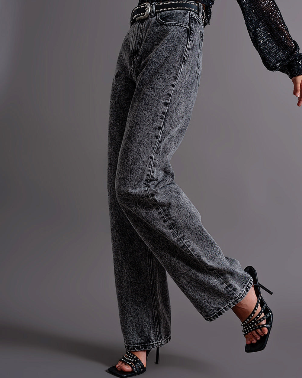Mom Jeans with High Waist in Black