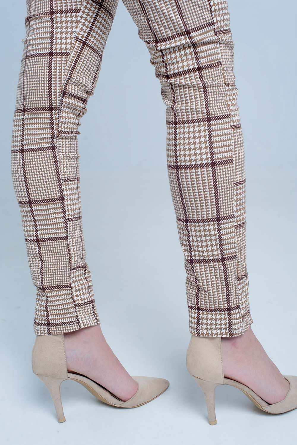 Pants in Beige Check with Button