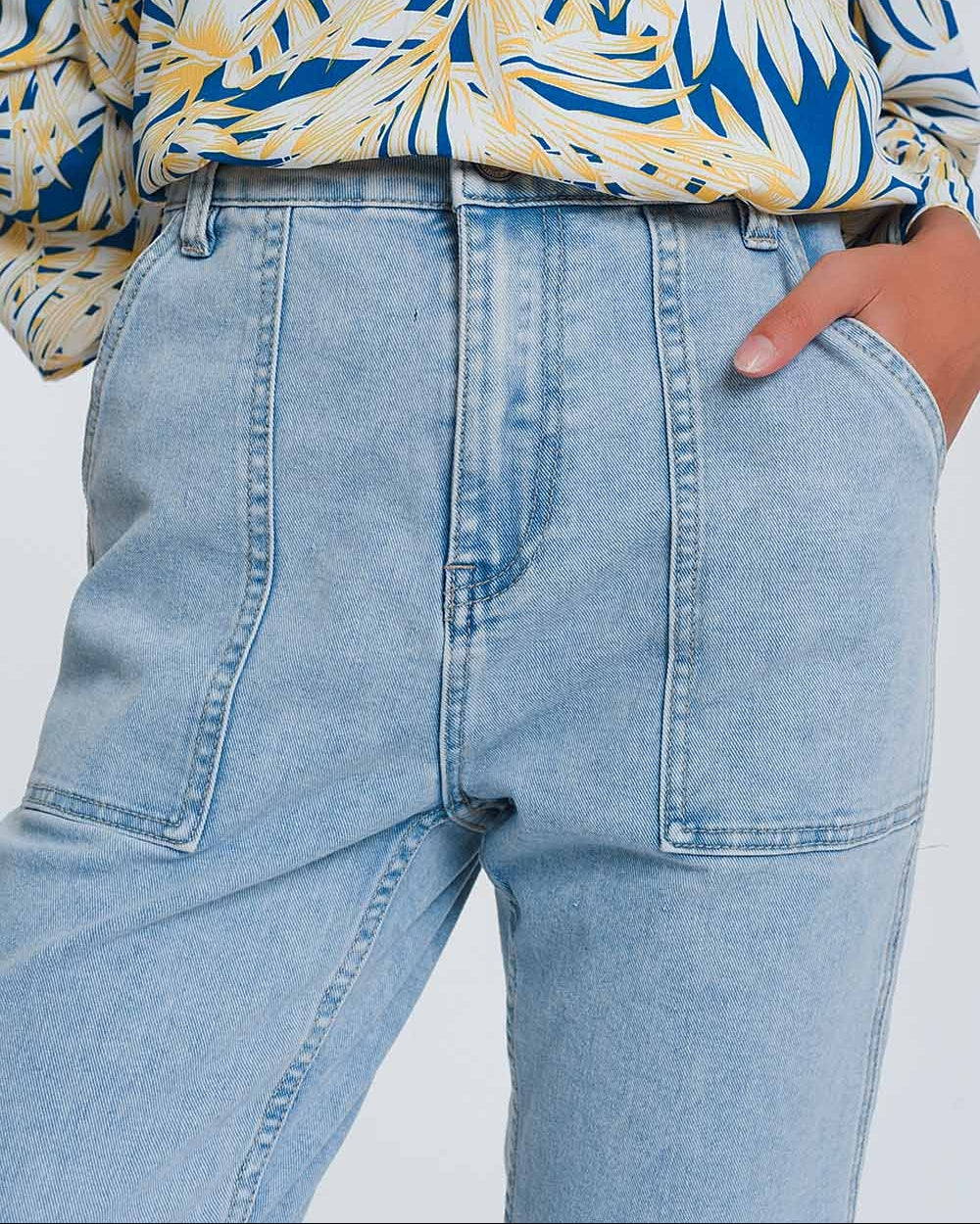 Pocket Detail Jeans in Light Denim