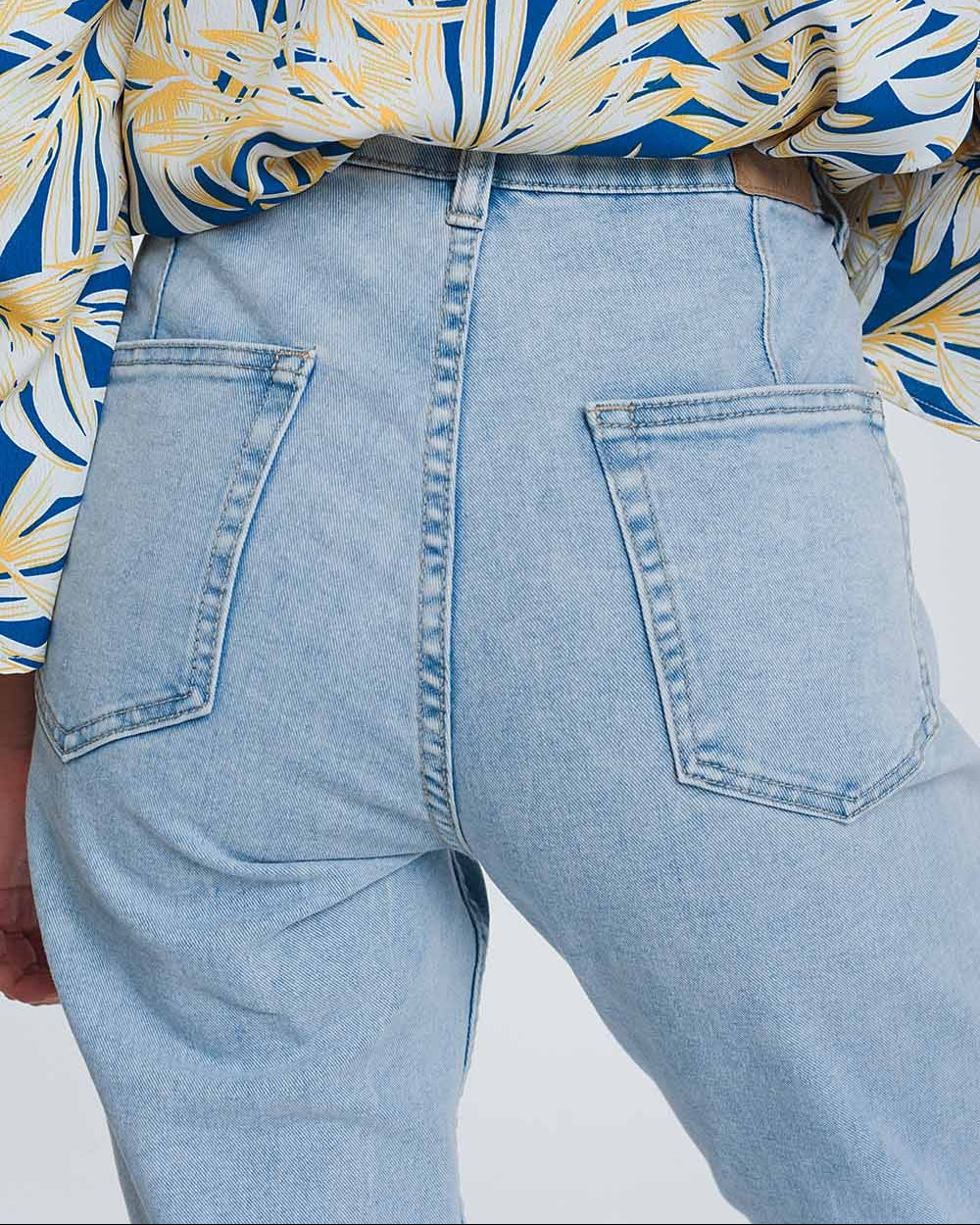 Pocket Detail Jeans in Light Denim