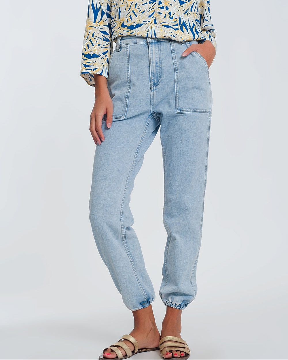 Pocket Detail Jeans in Light Denim