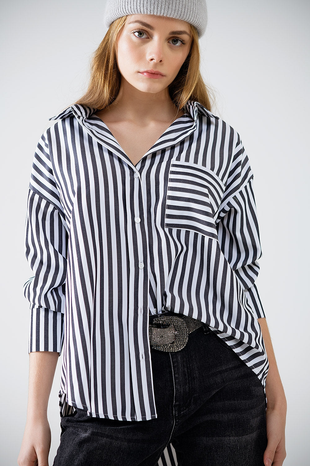 Poplin Shirt with Vertical Stripes in Black and Chest Pocket