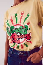 Relaxed T-Shirt with Yellow Vintage Queens Graphic Print