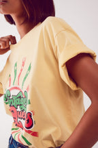 Relaxed T-Shirt with Yellow Vintage Queens Graphic Print