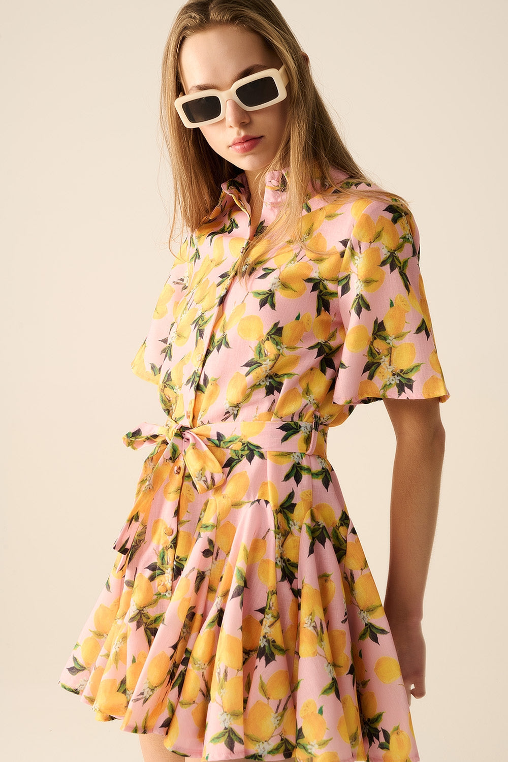 Romantic Dress with Waistband and Lemon Print and Short Sleeves in Pink