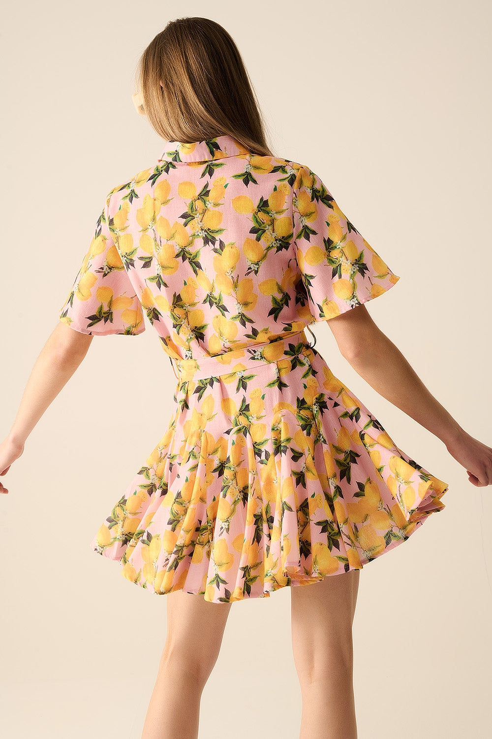 Romantic Dress with Waistband and Lemon Print and Short Sleeves in Pink