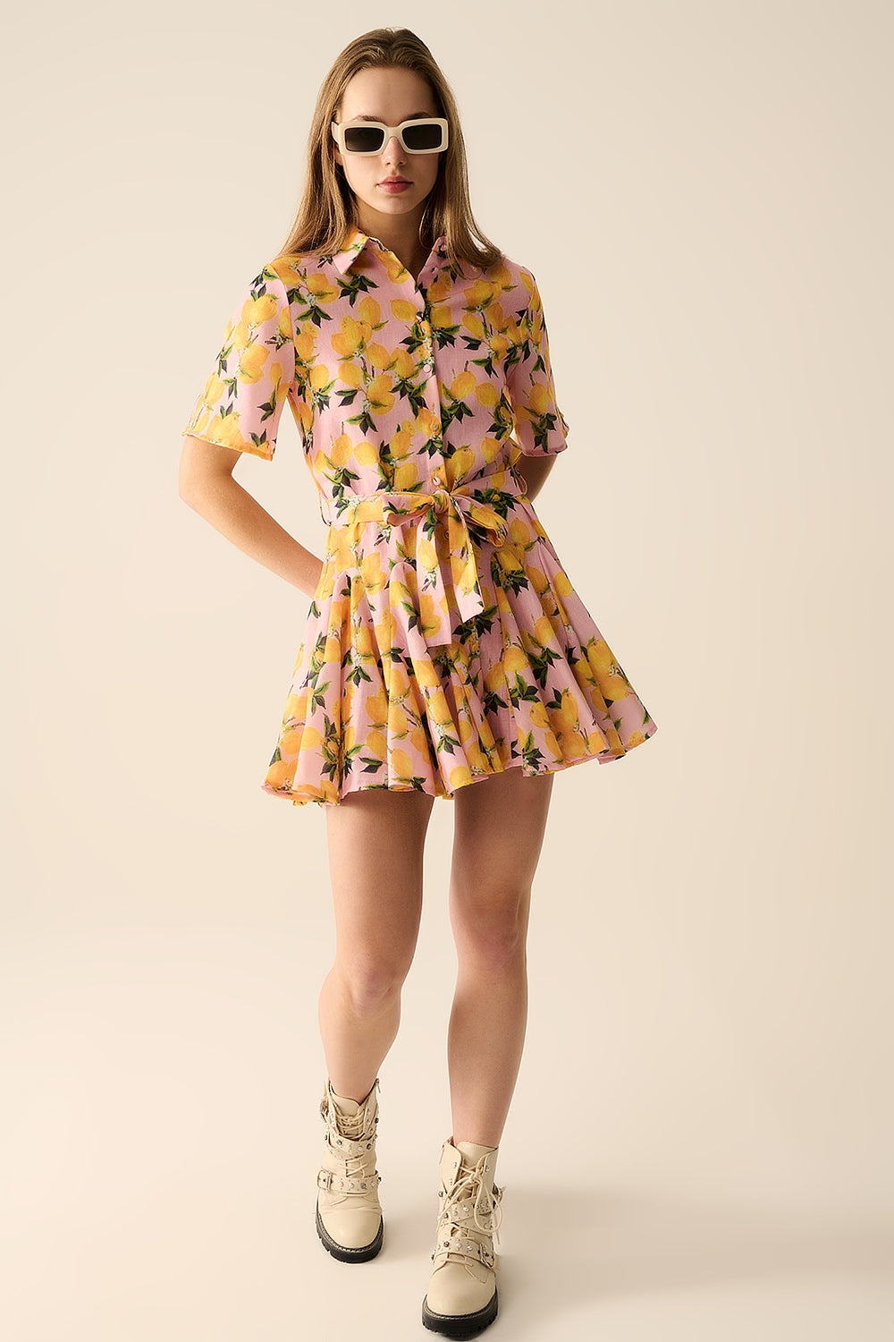 Romantic Dress with Waistband and Lemon Print and Short Sleeves in Pink