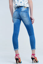 Skinny Jeans with Worn Color and Wrinkles