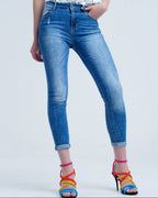 Skinny Jeans with Worn Color and Wrinkles