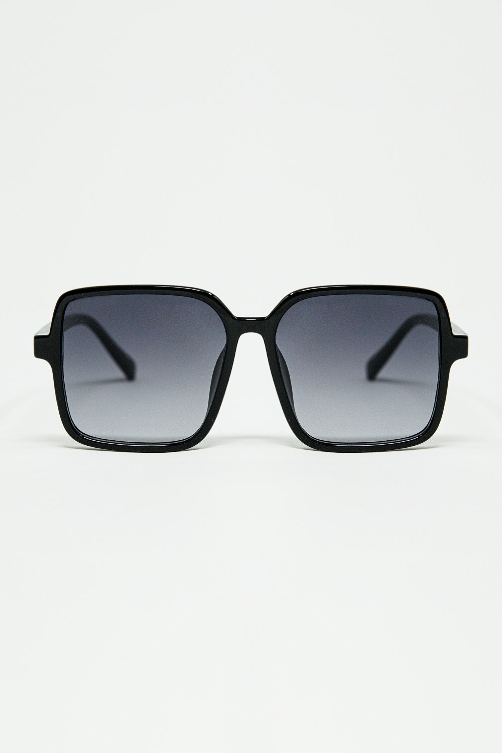Square Sunglasses with High Gloss Frame in Black