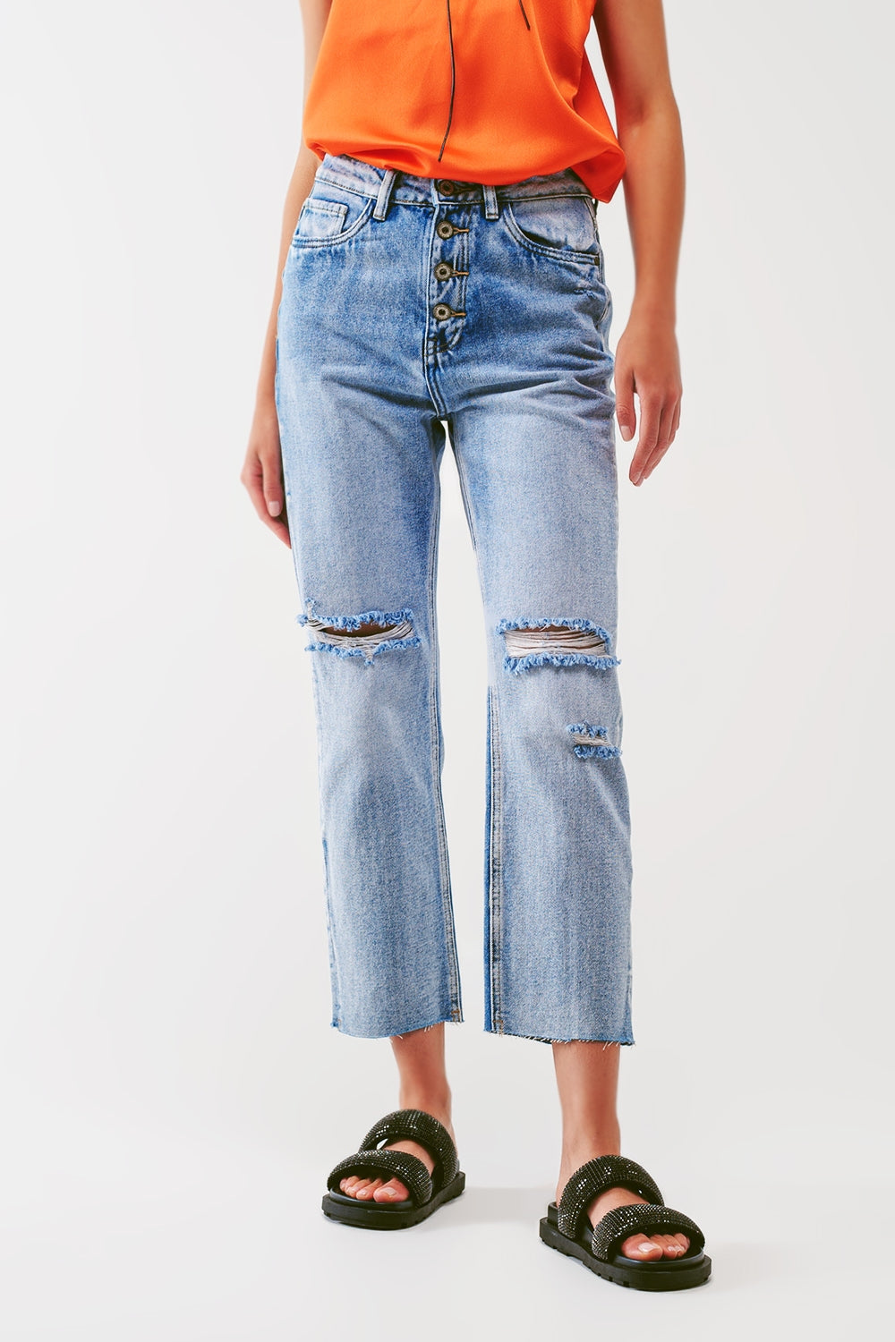Sraight-Leg Jeans with Exposed Buttons and Ripped Knees in Light Wash