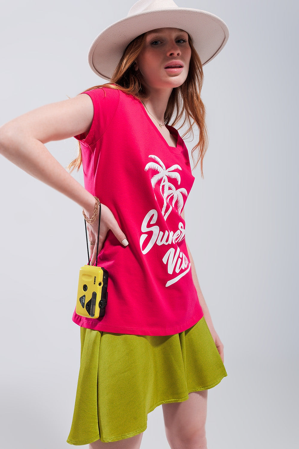 Summer Vibes Print T-Shirt in Fuchsia