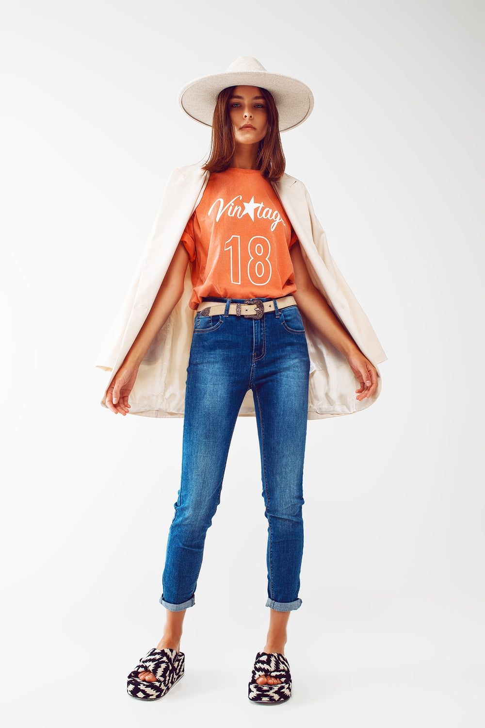 T-Shirt with Vintage 18 Text in Orange