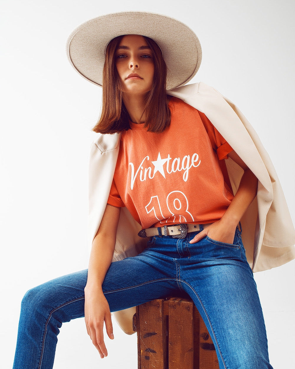 T-Shirt with Vintage 18 Text in Orange