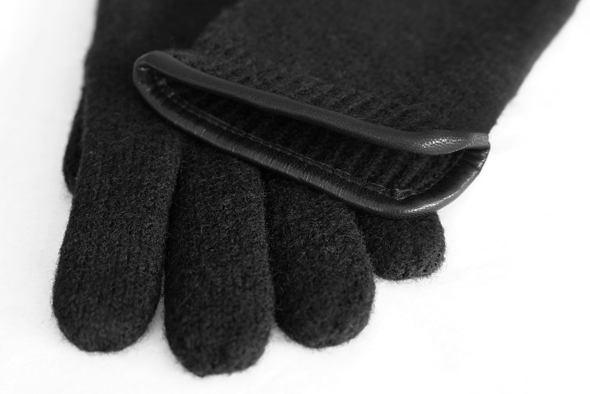 Tittimitti® 100% Virgin Wool Unisex Gloves with Genuine Leather Trim. OEKO-TEX Standard 100