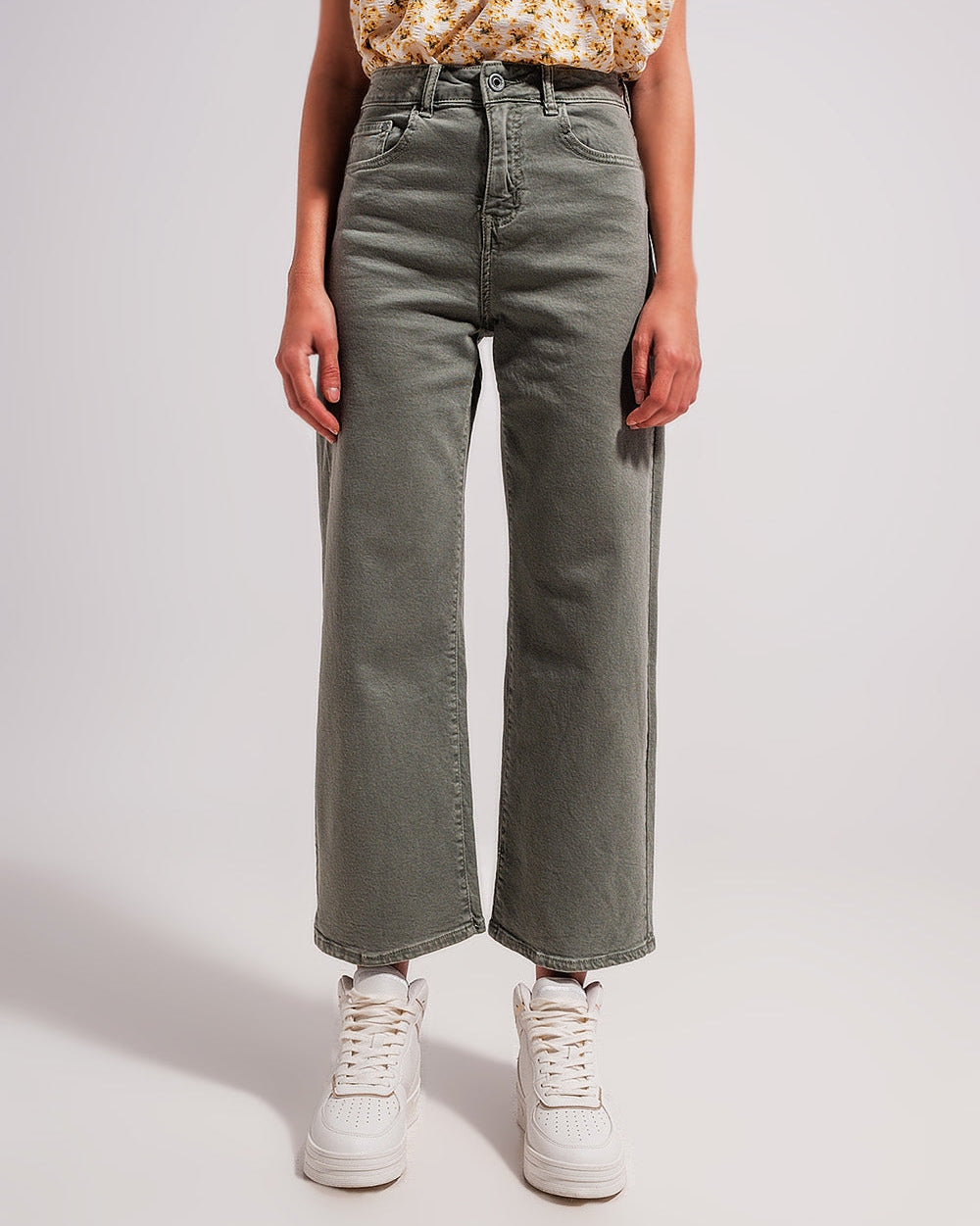 Wide Leg Jeans in Gray