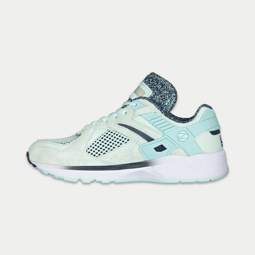 LA Gear Women's Catapult Low Top Sneaker Mint/Black