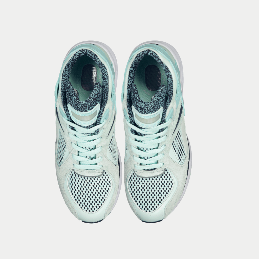 LA Gear Women's Catapult Low Top Sneaker Mint/Black
