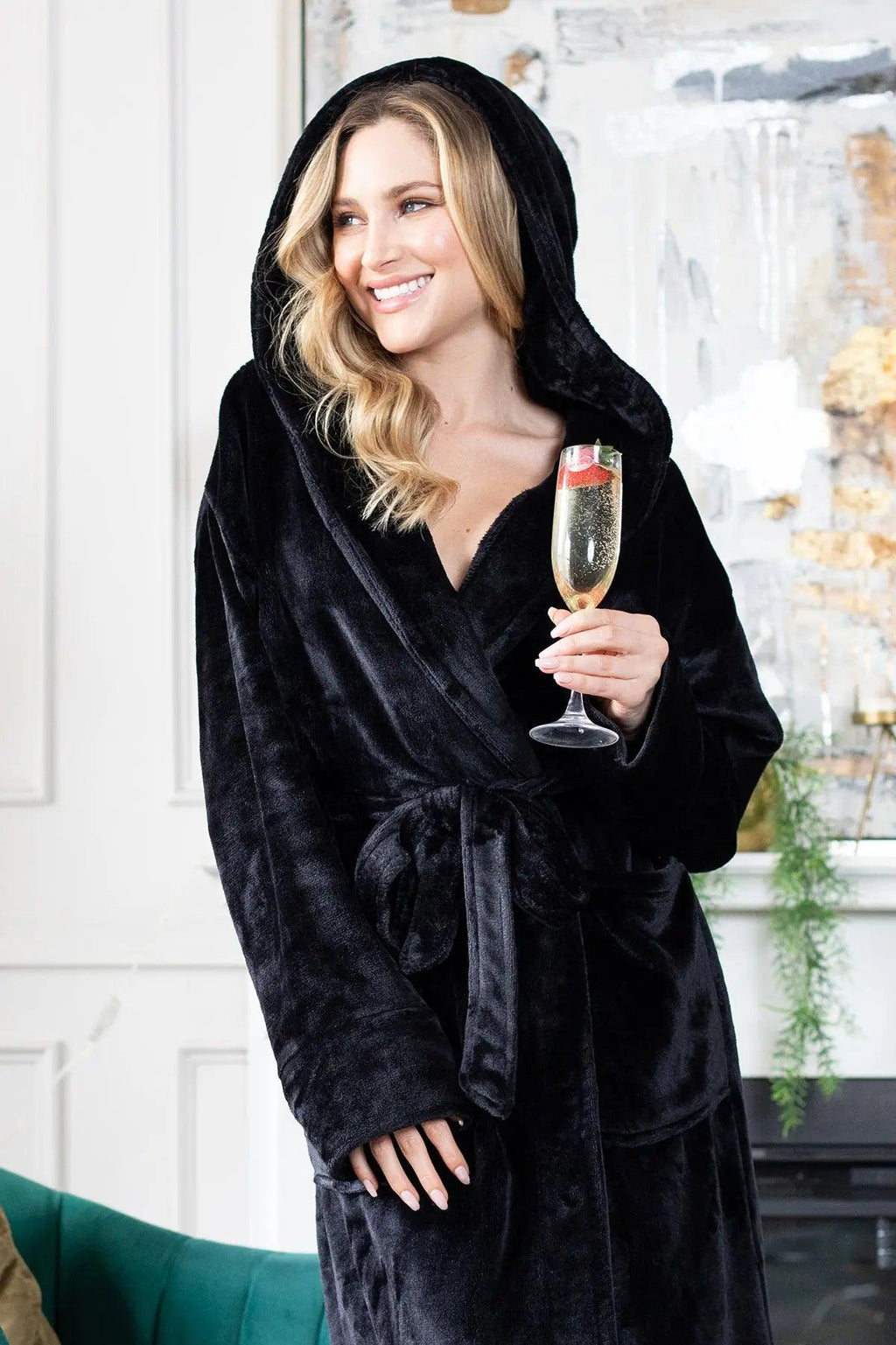 Women’s Plush Hooded Robe Spa-Worthy Comfort at Home